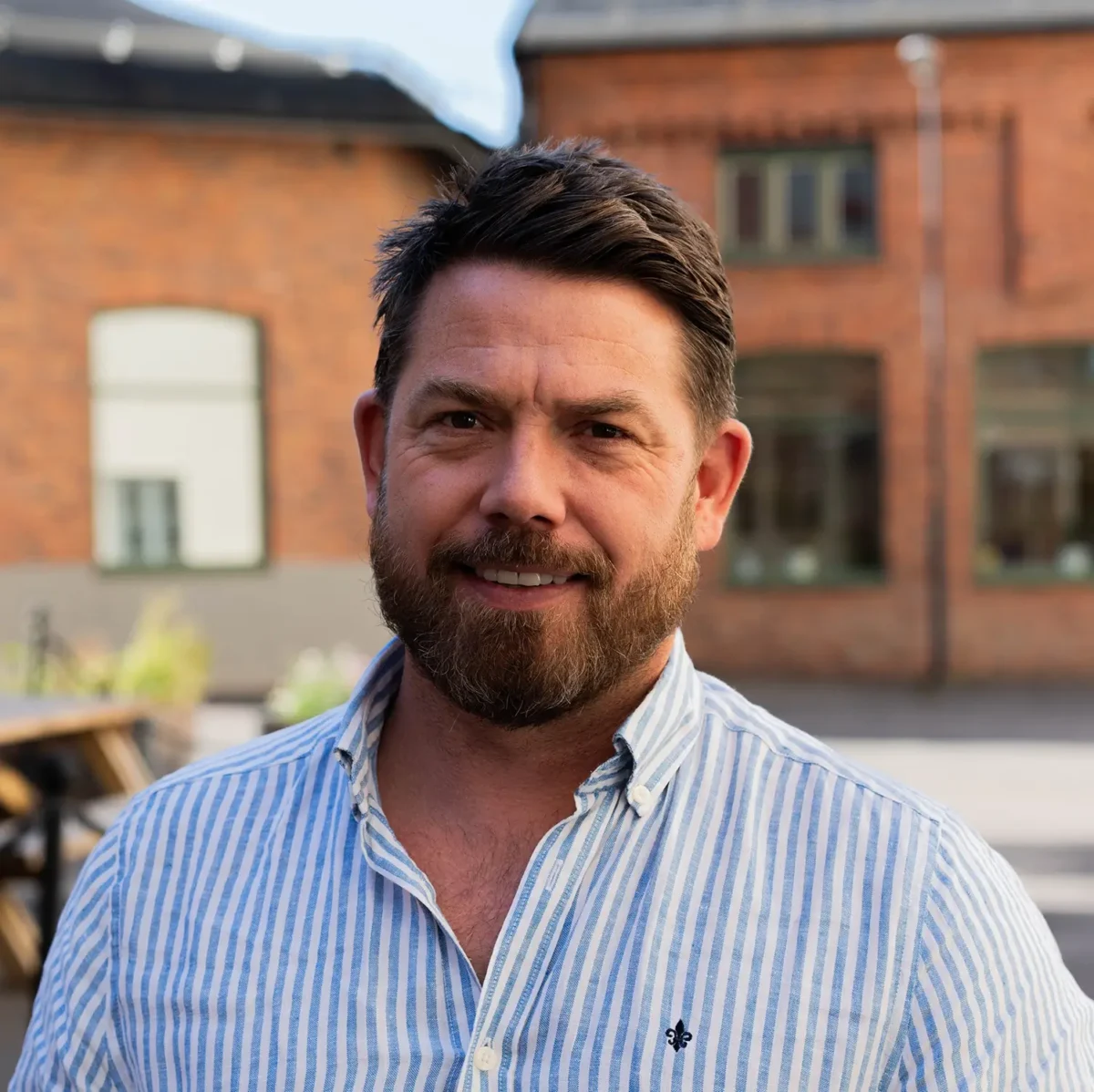 Image of Patrick Lucy, Account Manager Team Lead - EMEAA at Avinode Group standing outdoors.